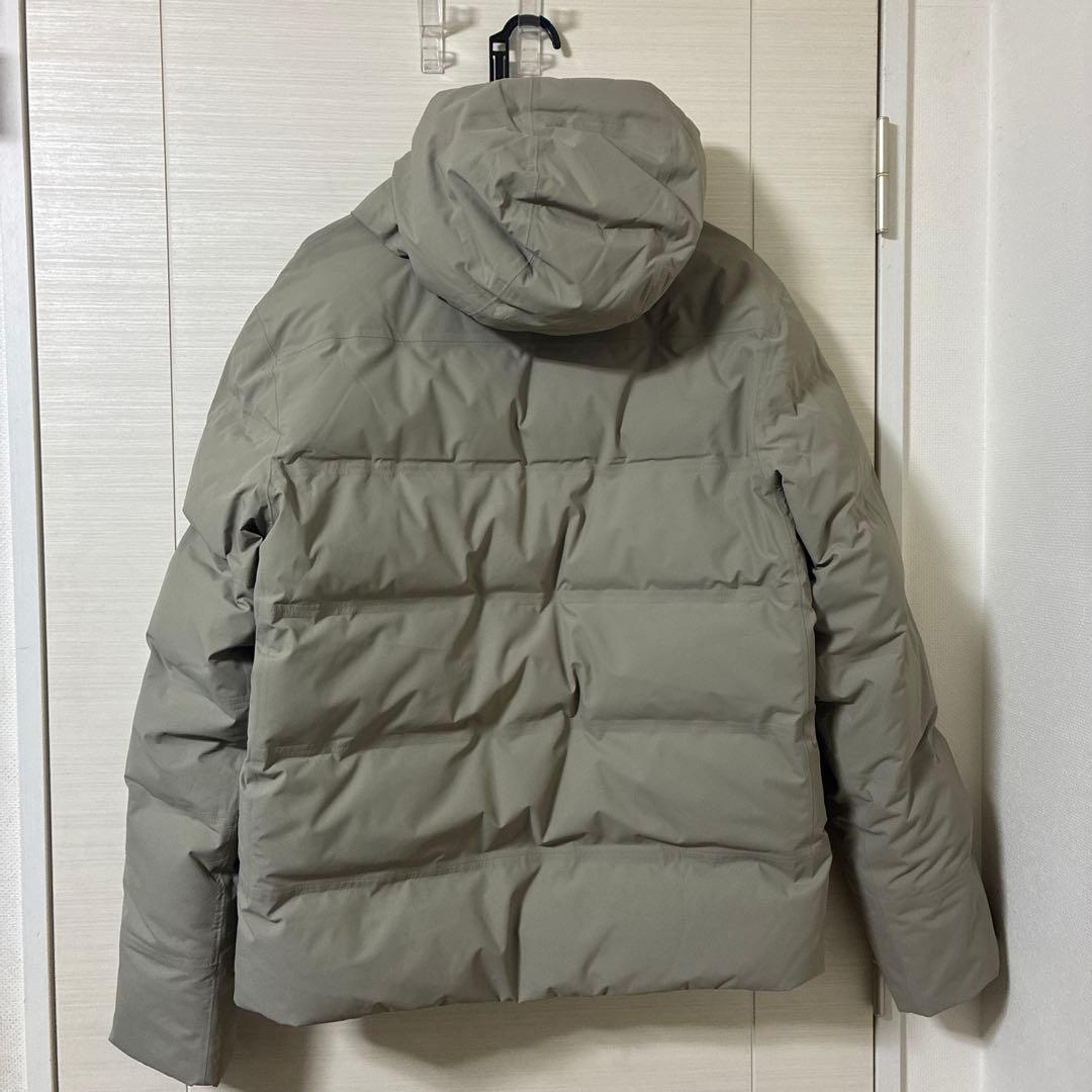 patagonia ベージュ ダウンジャケット M
