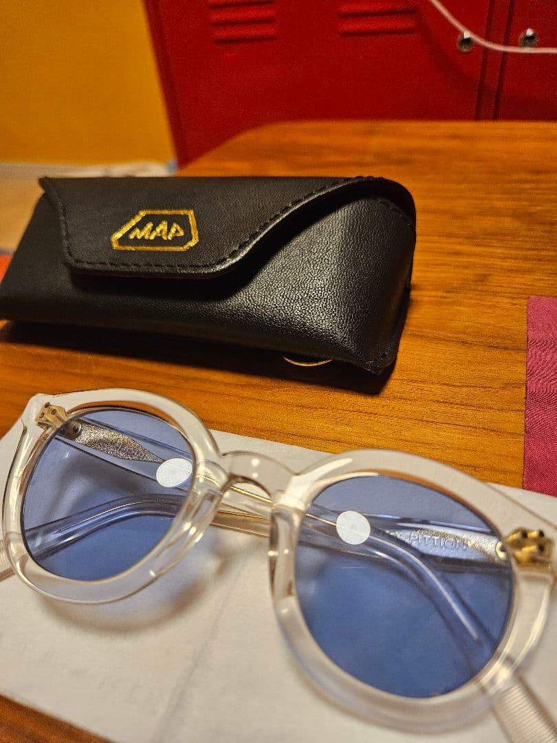 max pittion クリアフレーム ブルーレンズ サングラス