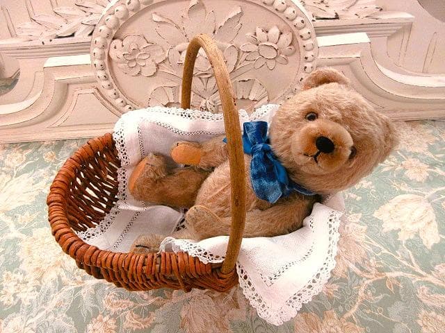 小振りの ハーマンベア　アンティーク　☆　パニエ付き　テディベア