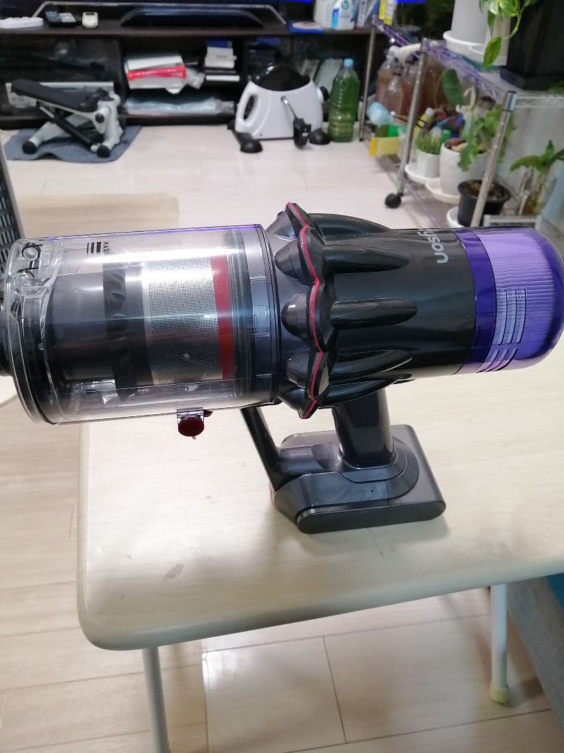 美品！格安!ダイソンSV 18本体純正バッテリー付き
