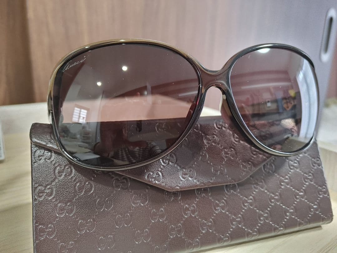 GUCCI／ケース付き