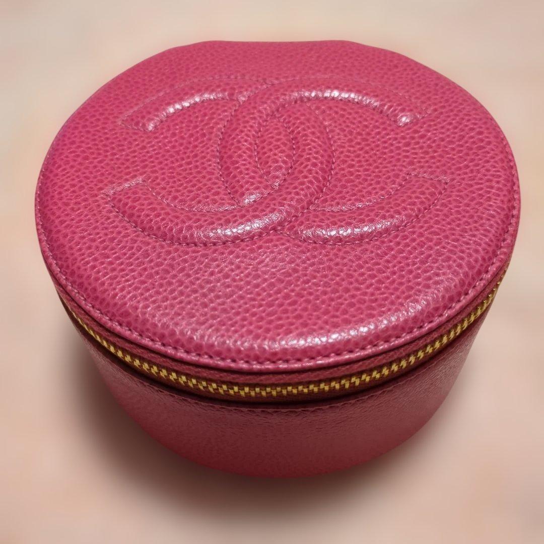 シャネル　キャビアスキンジュエリーポーチ！！