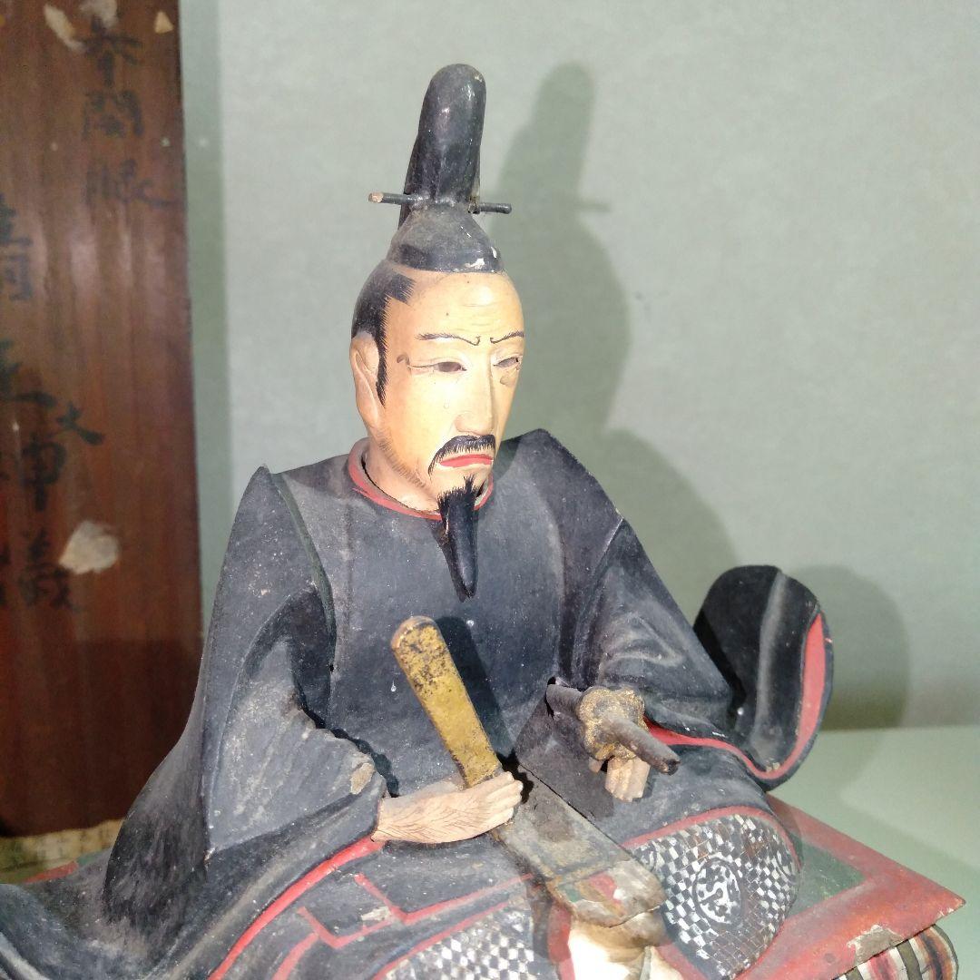 武士の置物　木製　扉付き木製箱付き １体