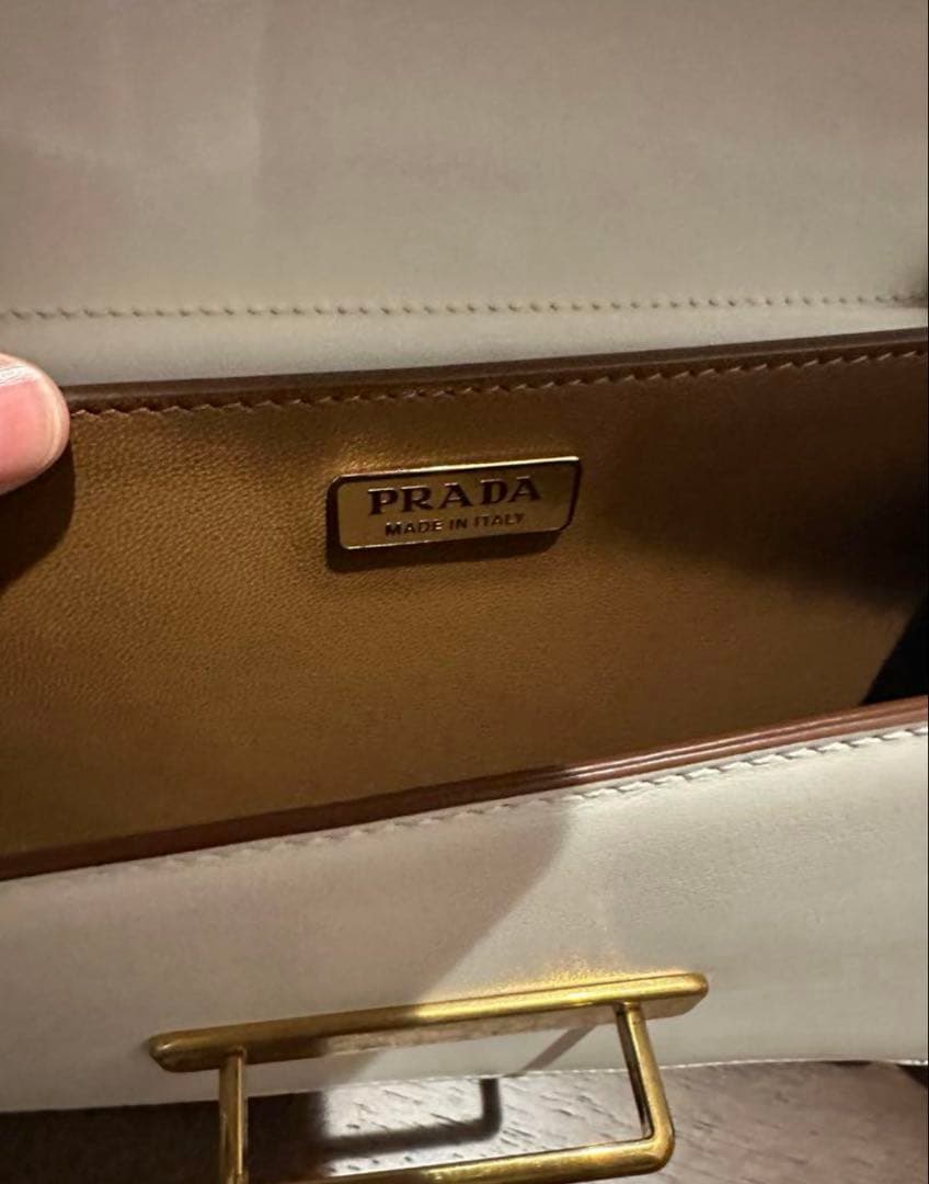 お値下げ　PRADA カイエ　かごバッグ ホワイト/レッド