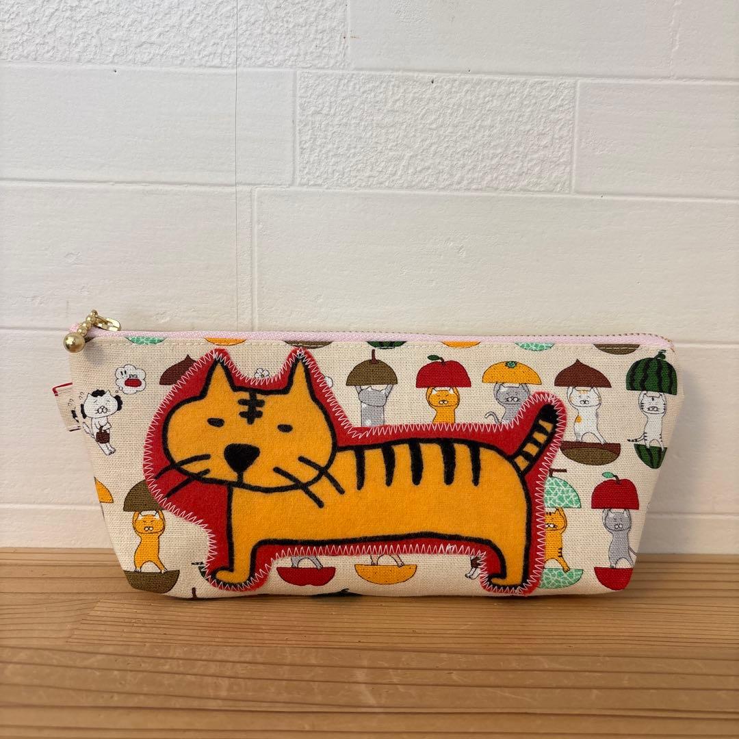 感謝価格　SALE 持ち手付きポーチ　猫柄　人気　ハンドメイド