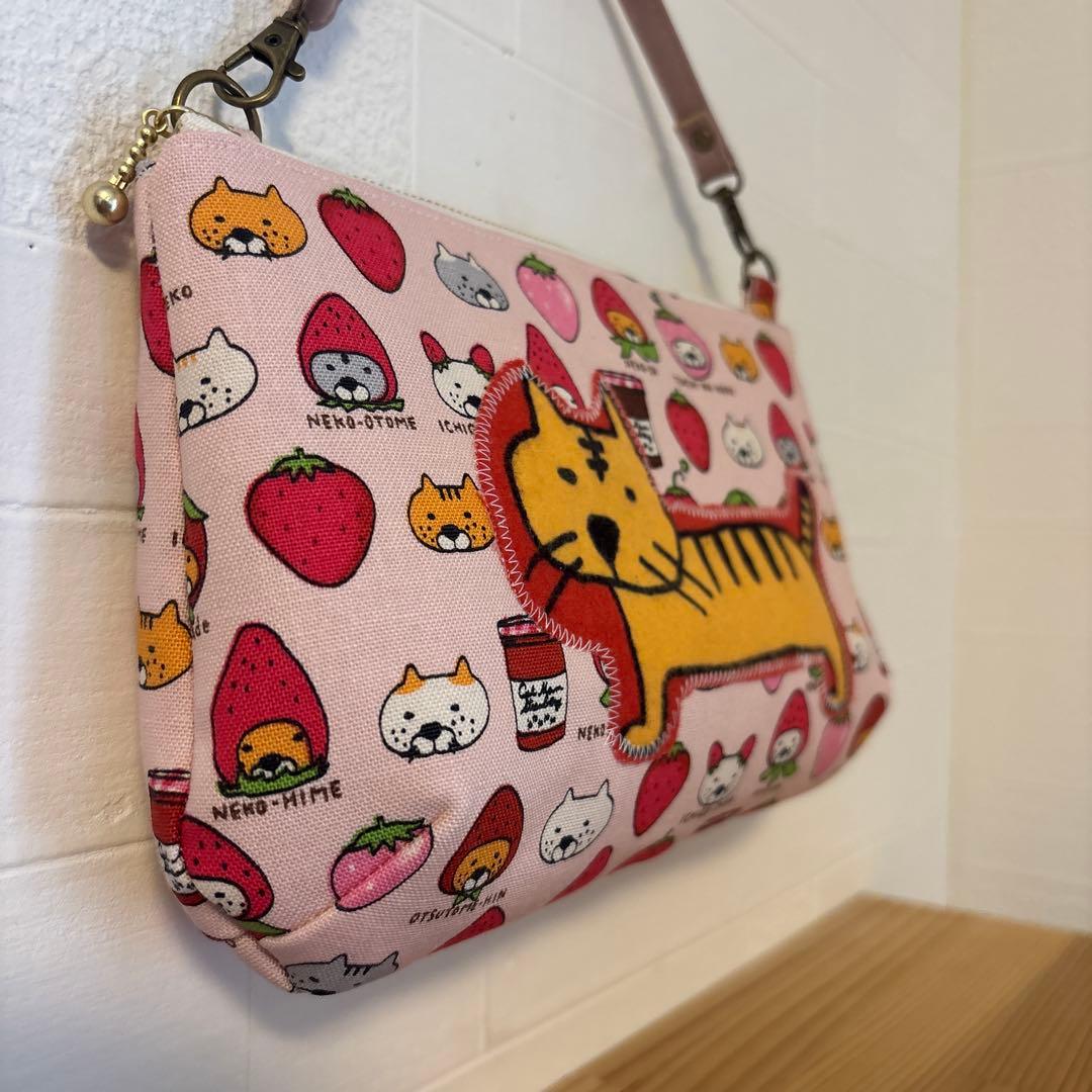 感謝価格　SALE 持ち手付きポーチ　猫柄　人気　ハンドメイド