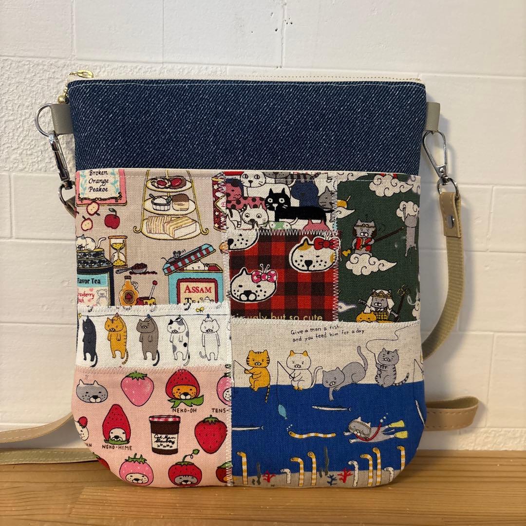 感謝価格　SALE 持ち手付きポーチ　猫柄　人気　ハンドメイド
