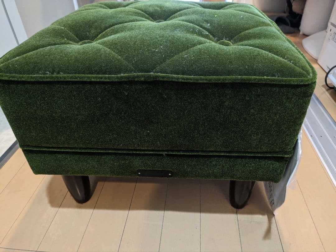 [カリモク60]緑色ベルベットオットマン 取扱説明書付き
