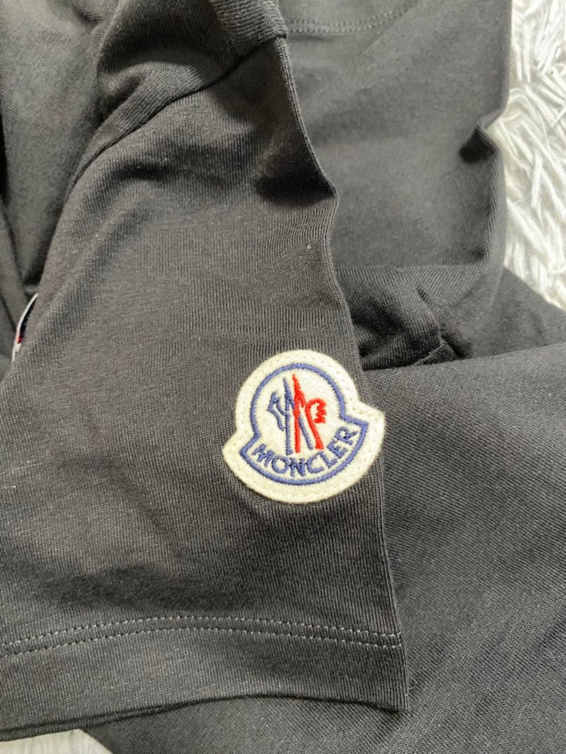 MONCLER ブラック 半袖Tシャツ
