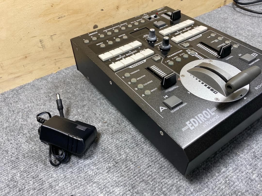 Roland edirol V-8 ビデオミキサー