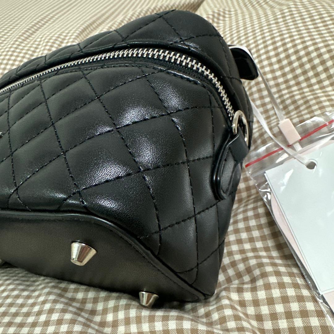 ダーリッチ　バニティバッグ　ブラック　ワイドタイプ