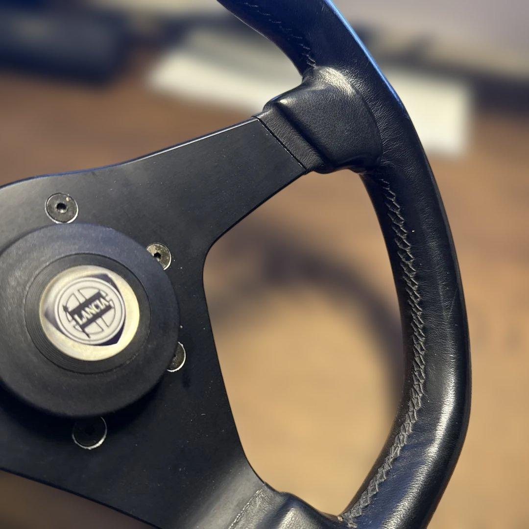 ナルデイ ステアリング 革