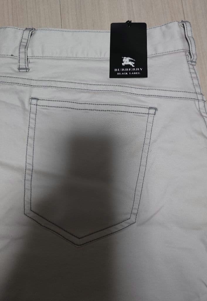 BURBERRY BLACK LABEL ライトグレー チノパン 82 未使用