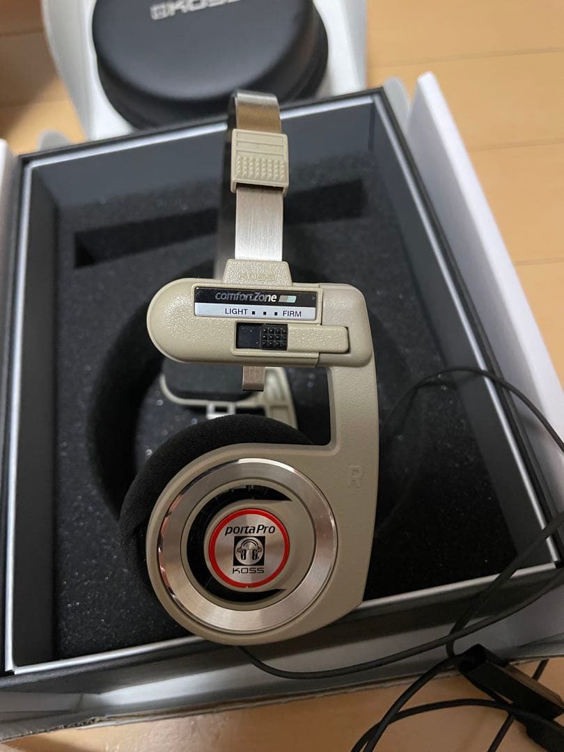 koss 有線ヘッドホン　箱あり　専用ケースあり