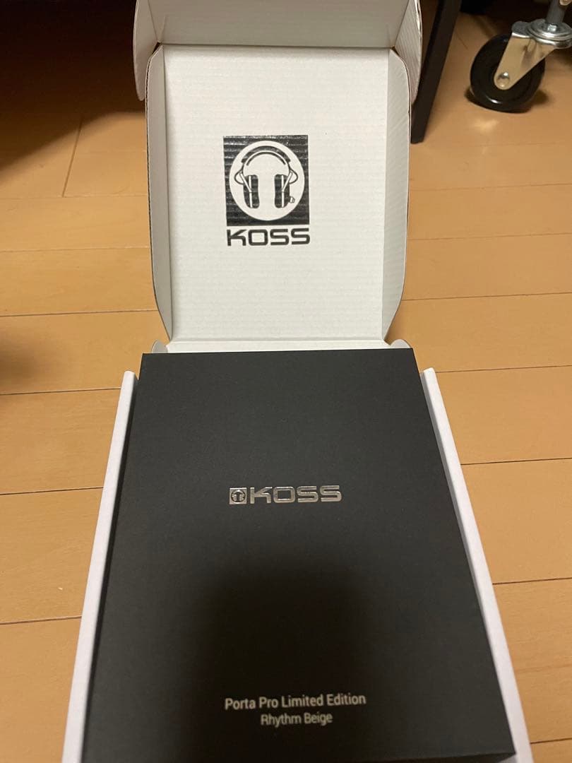 koss 有線ヘッドホン　箱あり　専用ケースあり