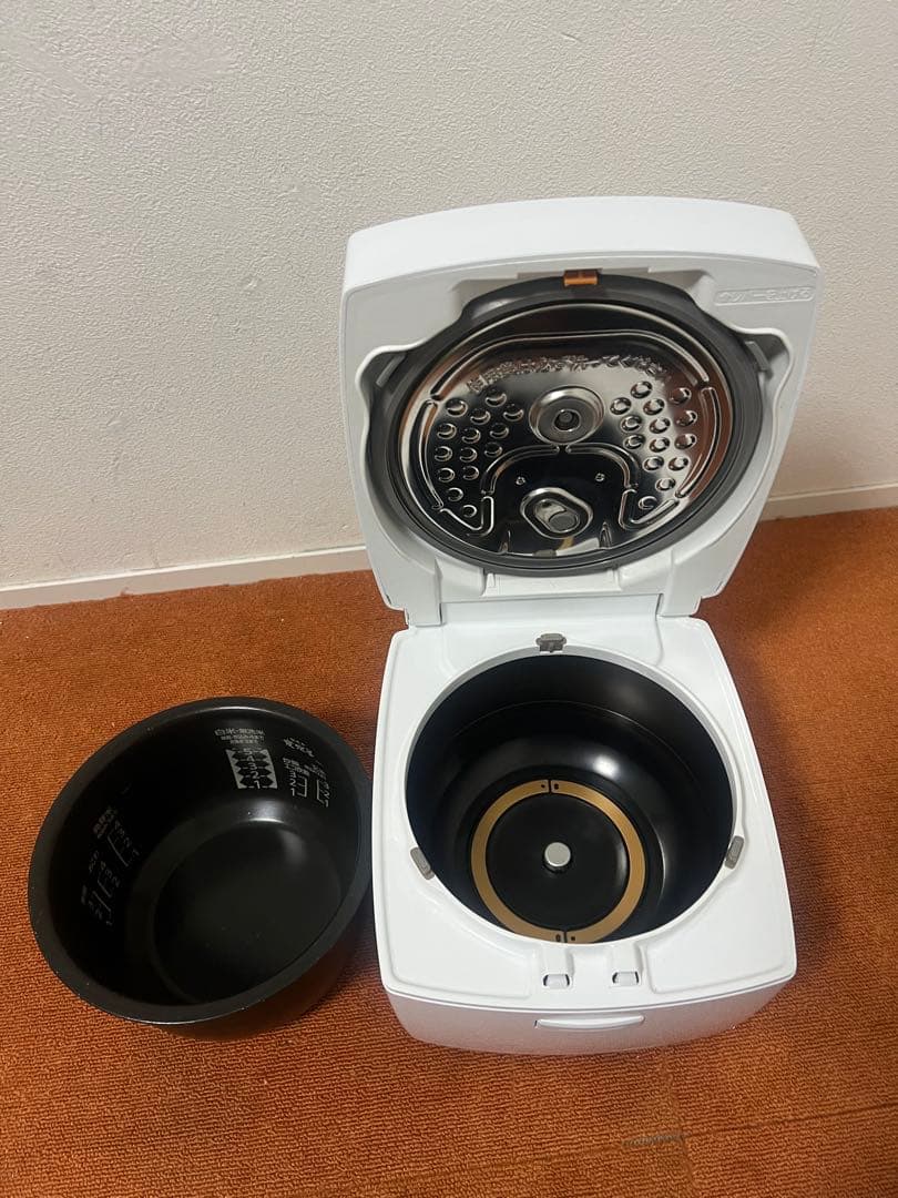 16　美品 三菱 2024年製 IHジャー炊飯器 NJ-VW10F-W