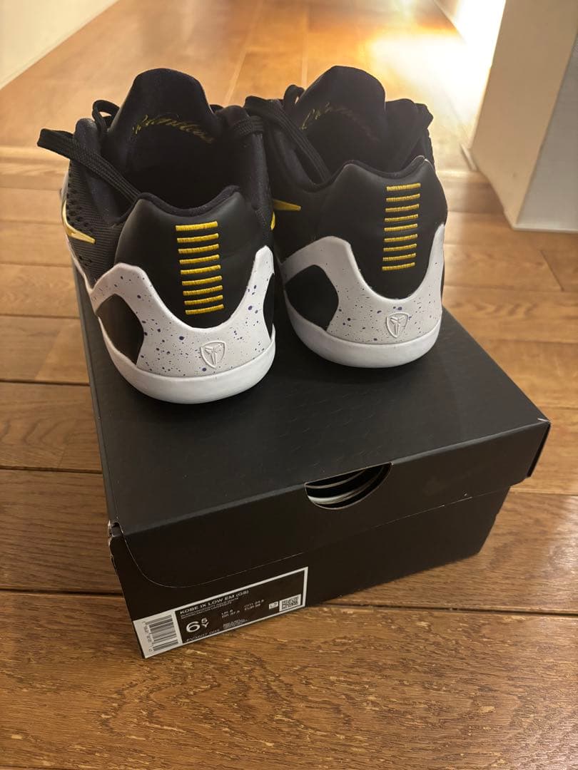 クリスマスセール　Nike Kobe バスケットボールシューズ 黒/黄