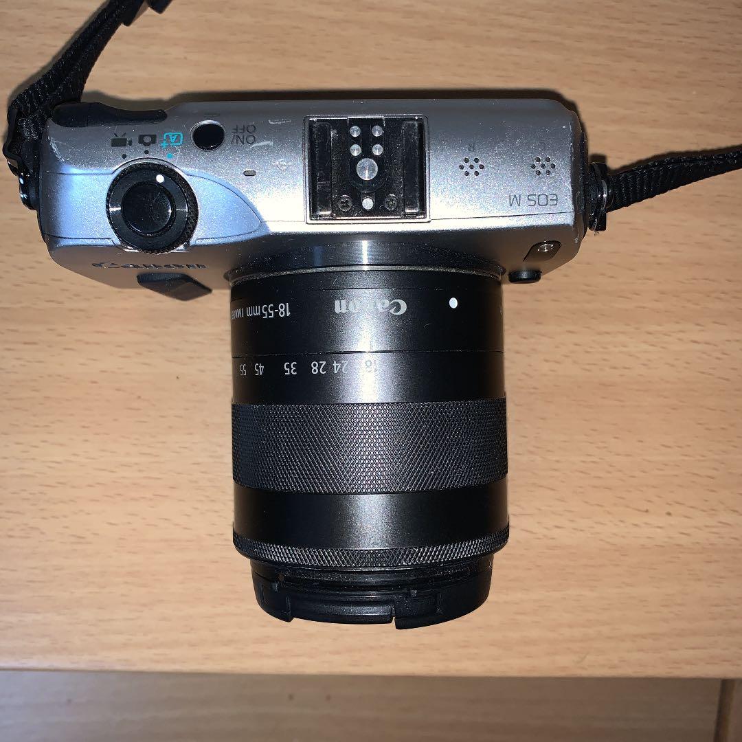 ＜Canon＞一眼レフカメラ　首紐付き！