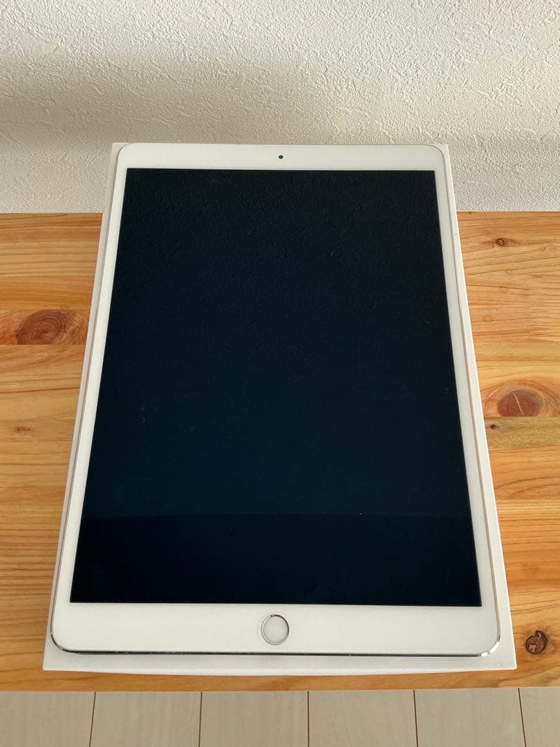 Apple iPad Pro (A1701) 64GB 10.5インチ 本体
