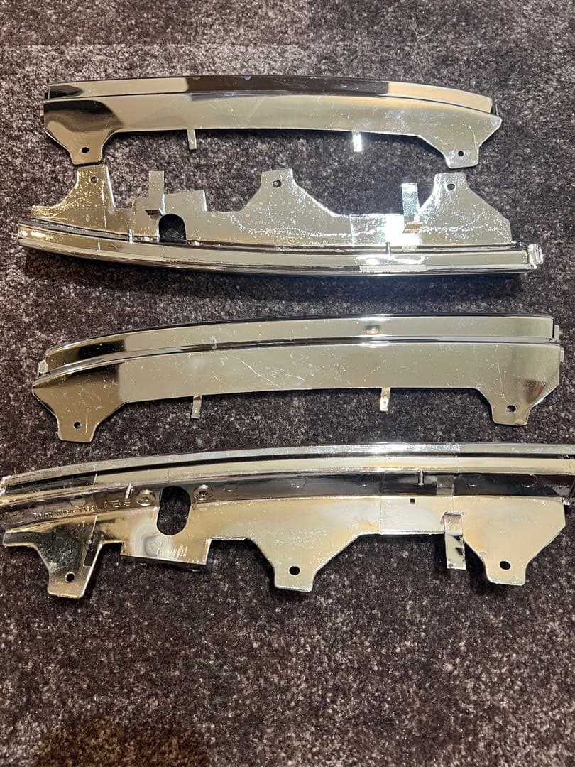 トヨタランクル80 ヘッドライトリム(上下)左右セット FZJ80、HZJ80、