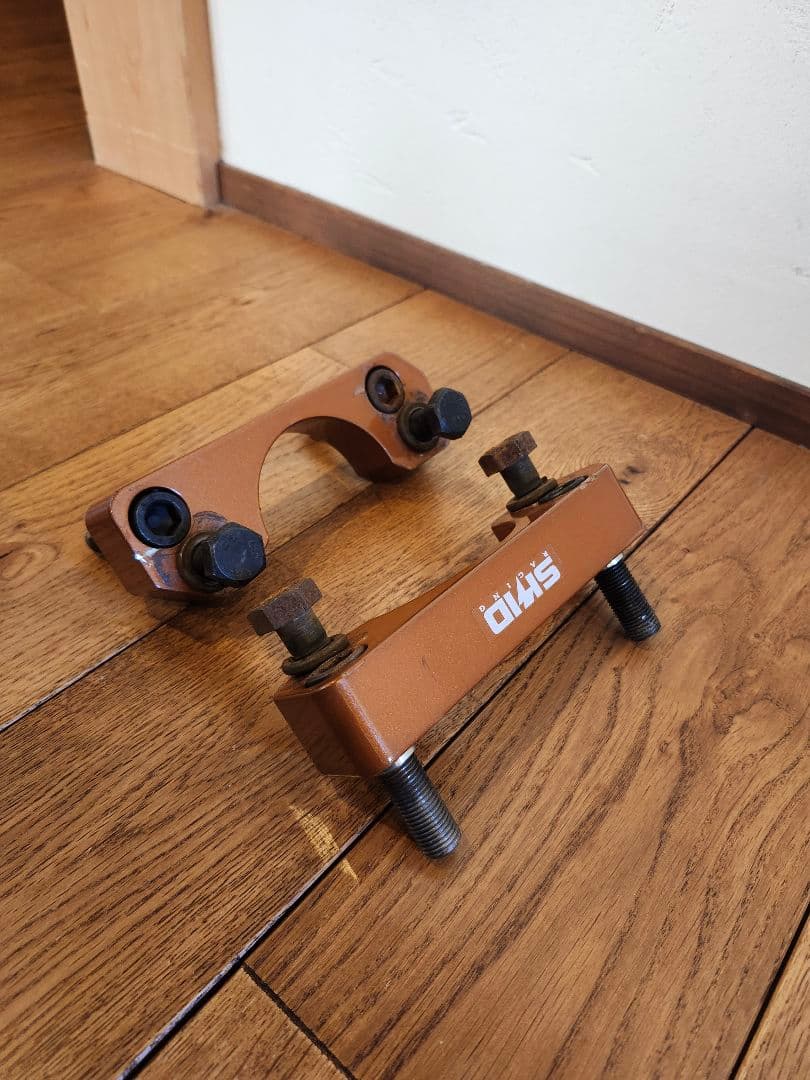 スキッドレーシング　キャンバーアダプター　フロント　18クラウン　マークX