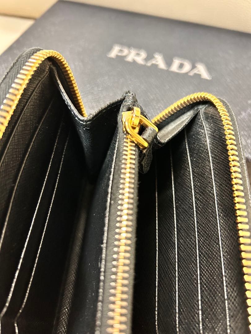 PRADA プラダ 長財布 ラウンドファスナー 黒 正規品 箱付き