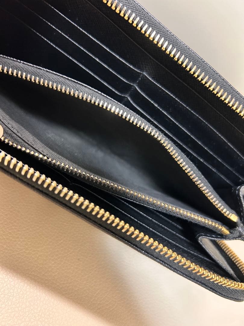 PRADA プラダ 長財布 ラウンドファスナー 黒 正規品 箱付き
