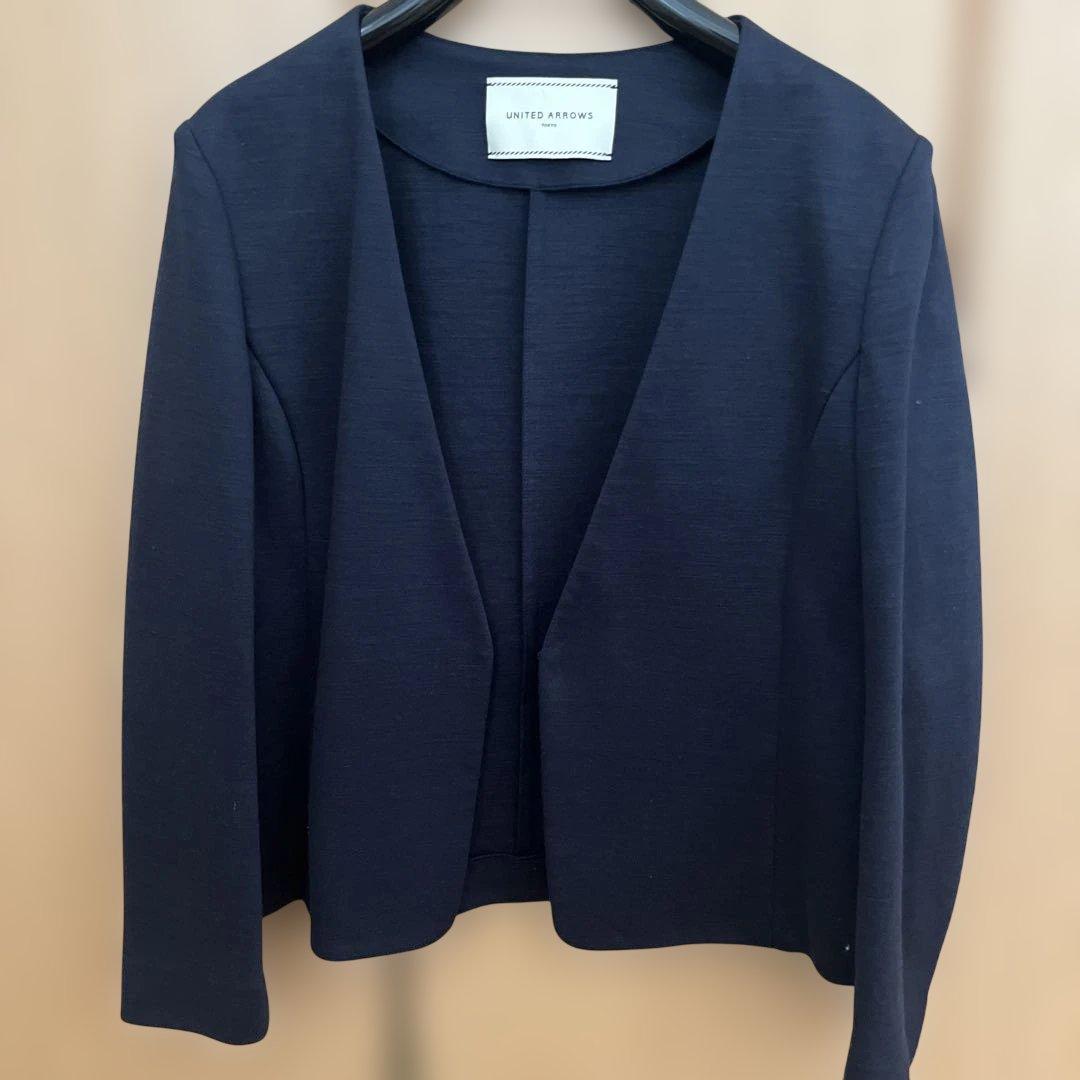 ノーカラーセットアップ