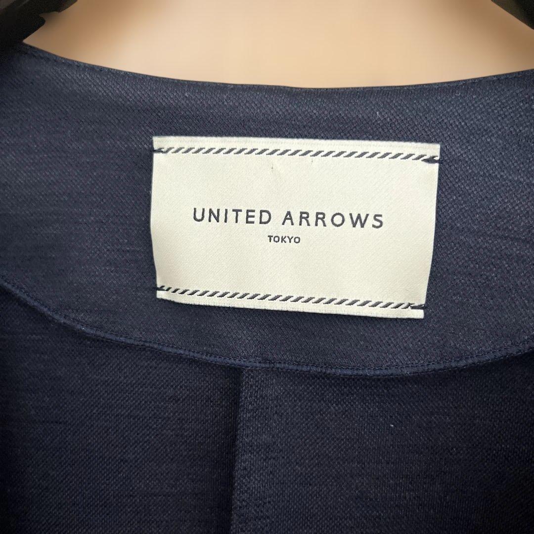 ノーカラーセットアップ