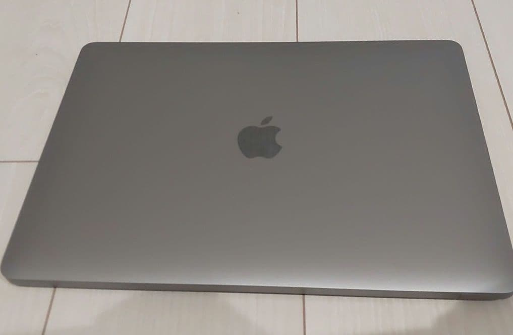 MacBook Air M1　メモリ8GB SSD 256GB スペースグレイ