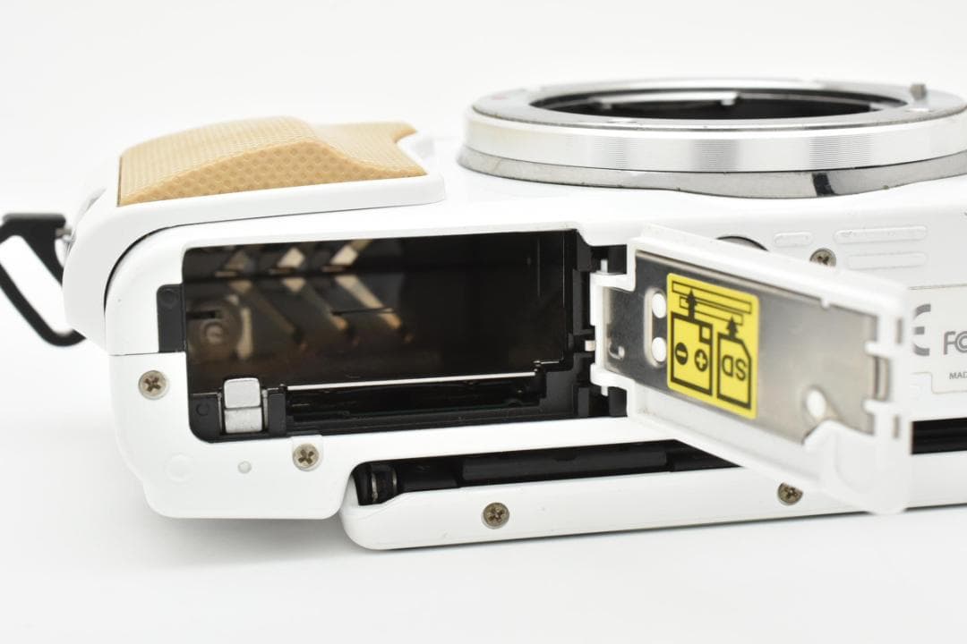 OLYMPUS E-PL5 Body オリンパス ミラーレス一眼 ホワイト