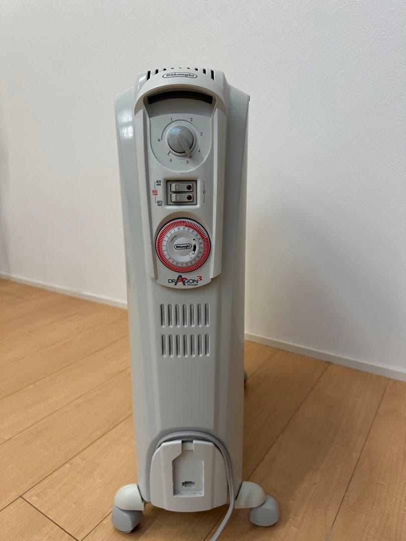 デロンギ　オイルヒーター　D091549EFS