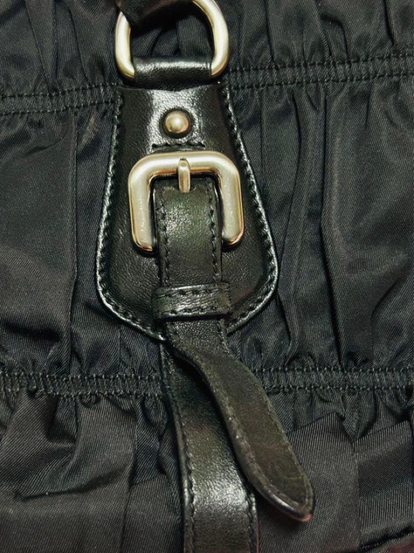 【美品】PRADA 黒 ナイロン フリルバッグ