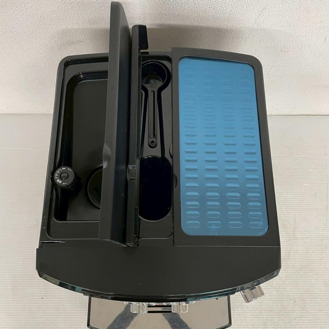 DeLonghi エスプレッソマシン ESAM04110BH A0092