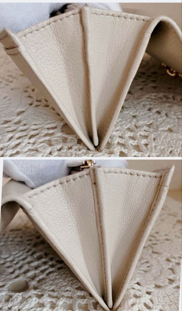 新品同様　サルヴァトーレフェラガモ長財布 ゴールド金具 ベージュ