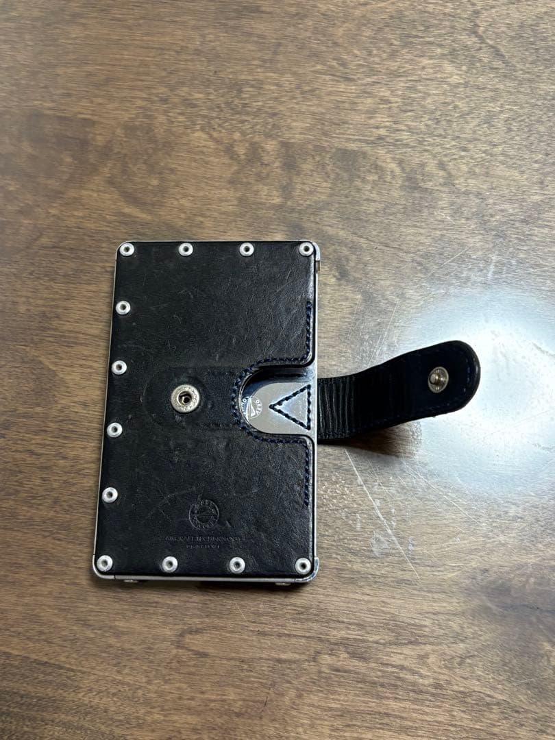 エアロコンセプト　名刺入れ