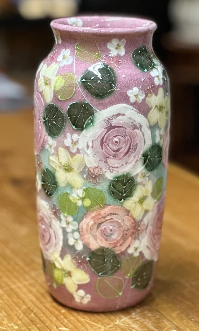 【値下げ】新品　工房ゆずりは　花瓶　花入　釉彩ばら花紋　花柄　プレゼント　母の日