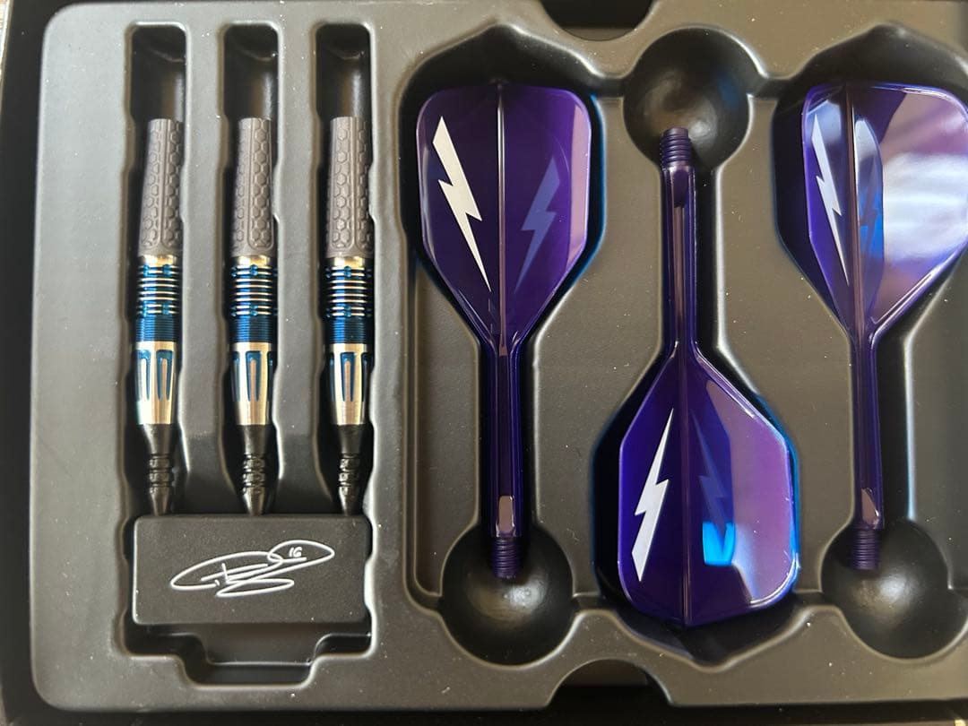 パワー 9FIVE フィル・テイラーモデルg10スーパーダーツエディション2BA