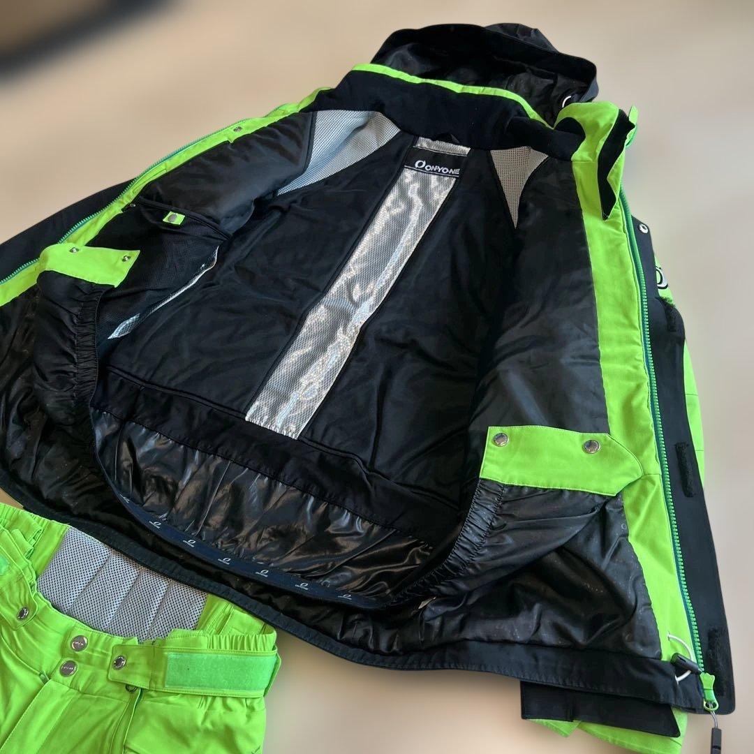 2017-2018 ONYONE スキーウェア 上下セット　ブラック/グリーン