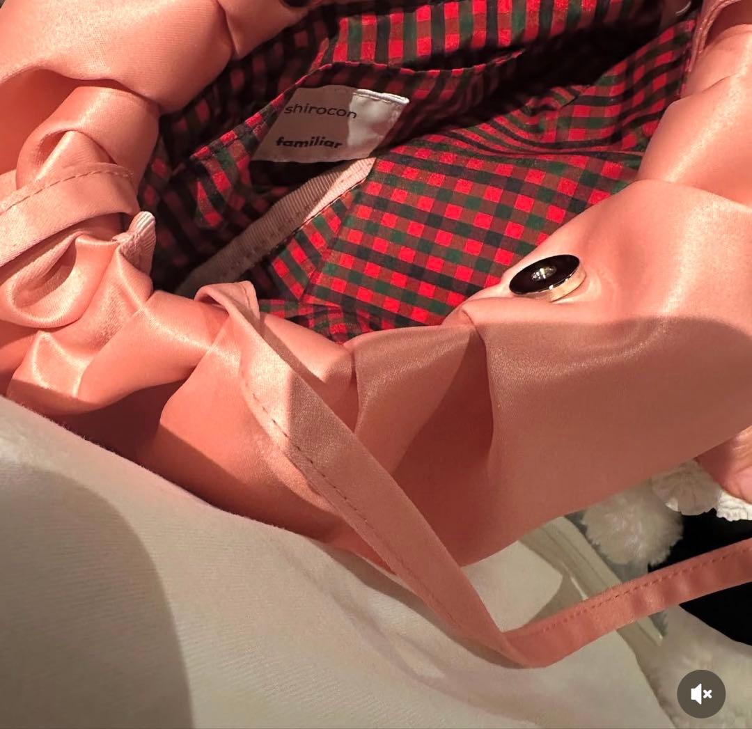 yori familiar コラボ　マシュマロクラッチバッグ　ピンク