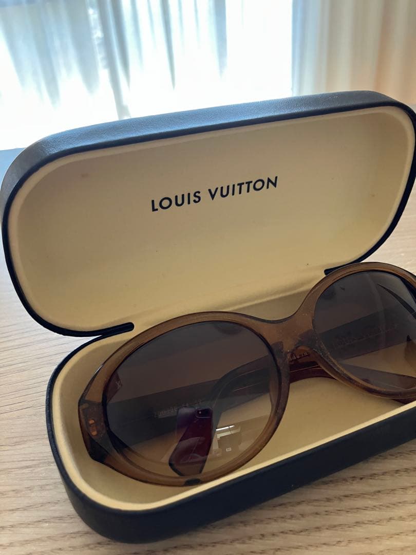 Louis Vuitton ブラウン サングラス ケース付きZ0032E