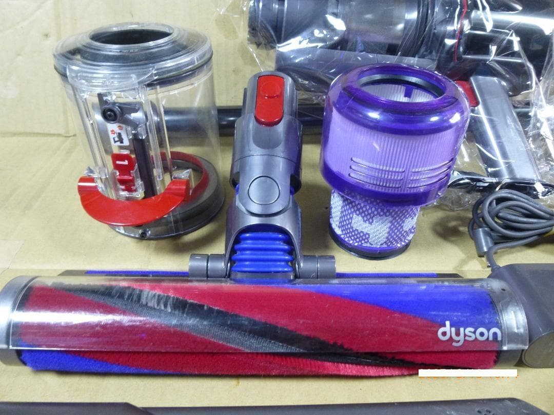 超激安　ダイソンSV18新品ボディ本体とフロアドック付属　エコ約51分