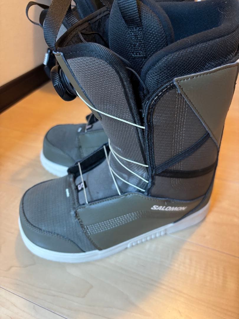 SALOMON スノーボードブーツ