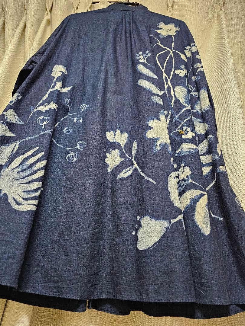 45R 墨絵フラワープリントブラウス（インディゴ）