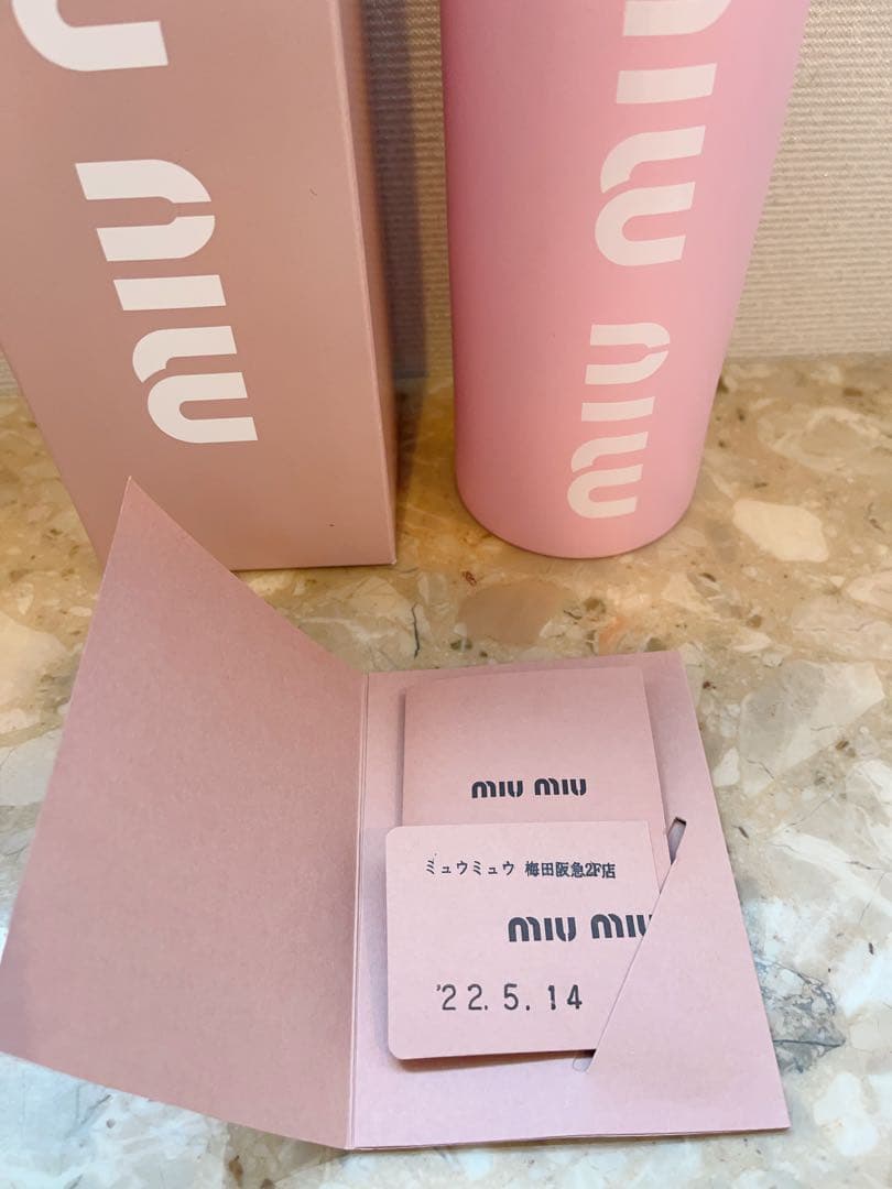 syu　miu miu ピンク 水筒