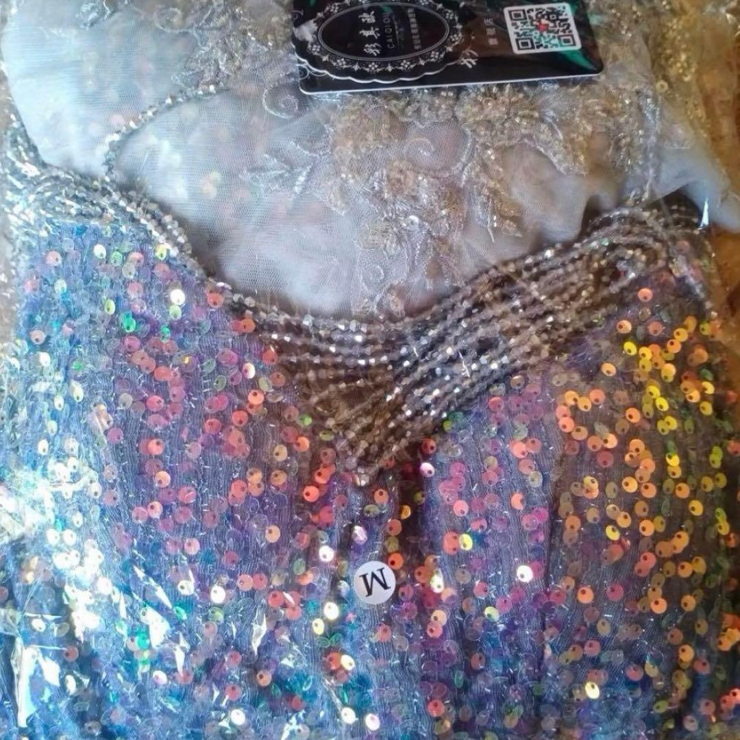 スパンコールにビジューの美しい イブニングドレス♩.•