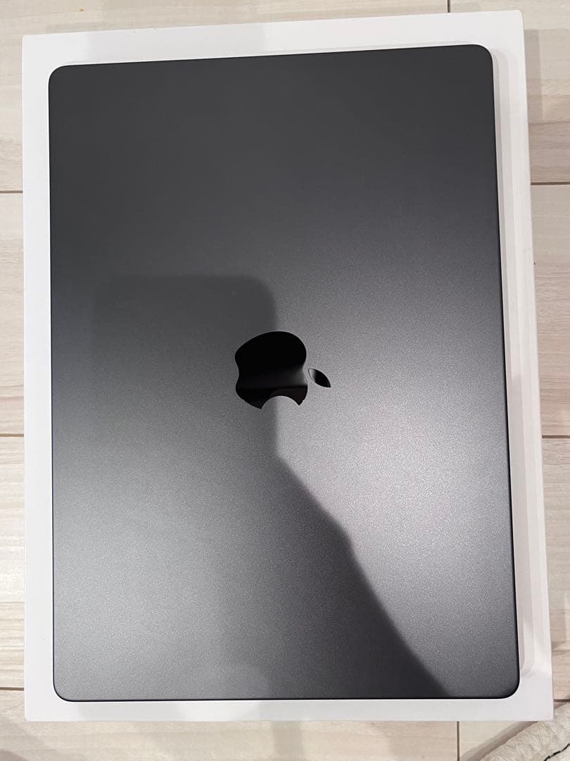 14インチ MacBook Pro M3【美品✨充電回数18回 保証つき】