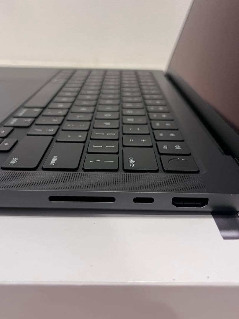 14インチ MacBook Pro M3【美品✨充電回数18回 保証つき】