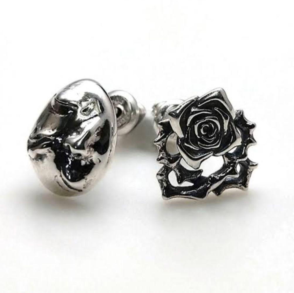 大ベルセルク展 シルバー ペアピアス ベヘリット&薔薇 新品 未使用