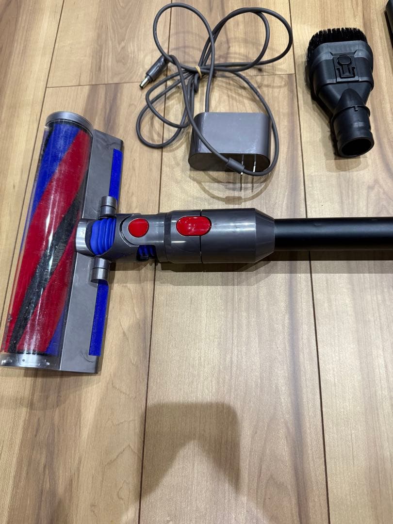 ダイソン Dyson V8 Slim Fluffy コードレス掃除機 SV10K